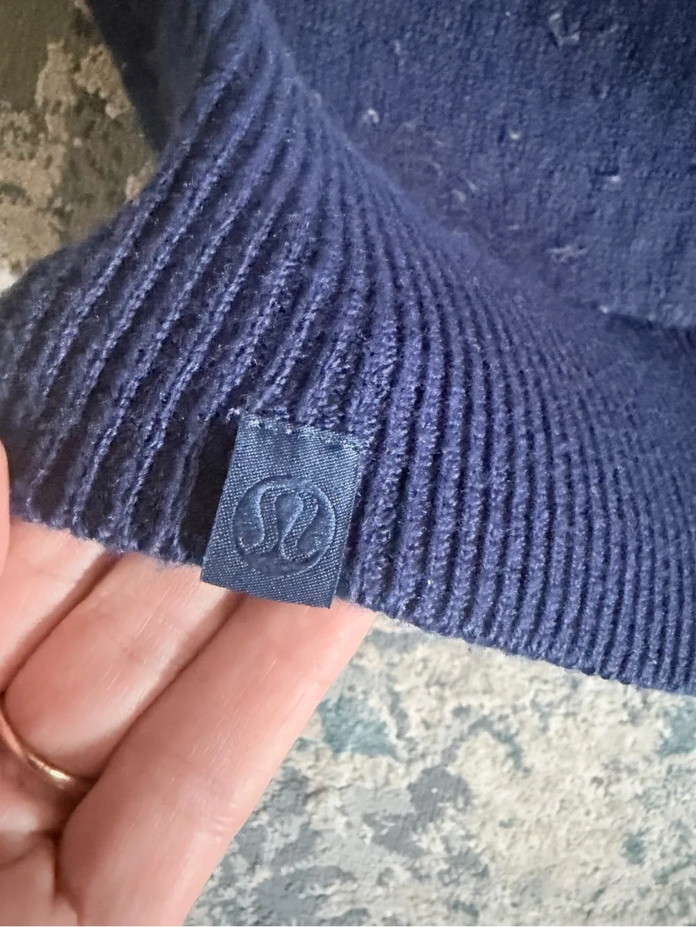 Lululemon Ombre Knit Textured Turtleneck Sweater M oversized off white Blue Grey